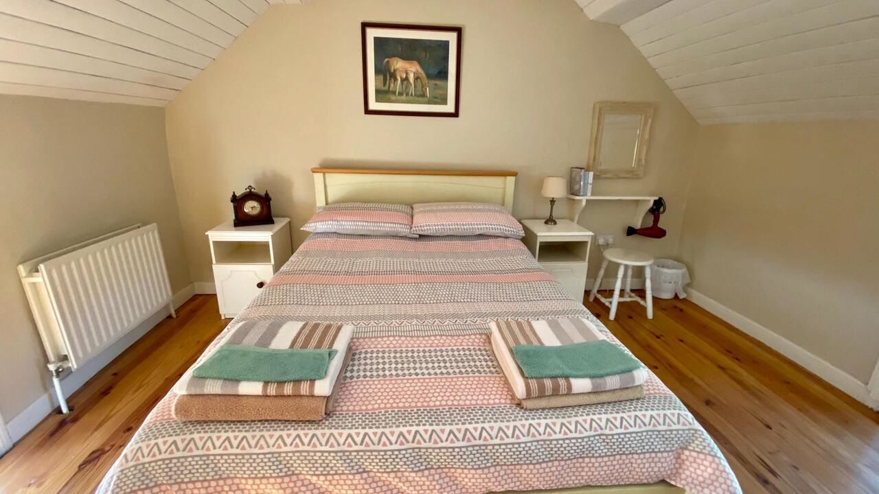 Дома для отпуска Traditional old style farmhouse Coolvally-16